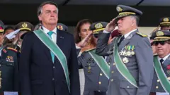 Então presidente Bolsonaro em cerimônia comemorativa do Dia do Exército no Quartel-General do Exército, no Setor Militar Urbano, em Brasília
