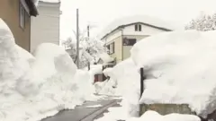 بارش بی‌سابقه برف در ژاپن؛ در بعضی مناطق ارتفاع برف به پنج متر رسید