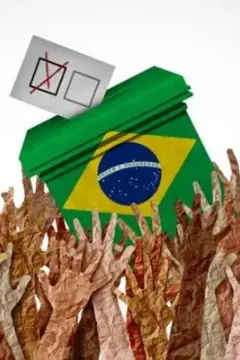 Urna eletrônica com bandeira do Brasil e mãos levantadas.