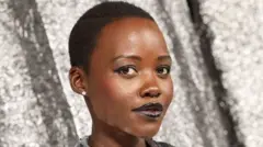 Lupita Nyong'o yifotoza igihe sinema yerekanwa ubwa mbere 