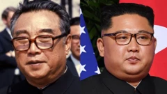 Uma imagem composta mostra uma fotografia em close-up do presidente Kim Il Sung ao lado de uma de Kim Jong Un, ambos usando óculos marrons iguais.