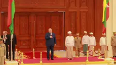 ဘယ်လာရုဇ် သမ္မတကို စစ်ခေါင်းဆောင် သမ္မတ အိမ်တော်မှာ လက်ခံတွေ့ဆုံ