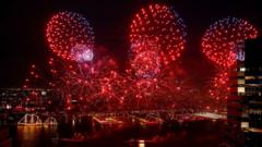 США празднуют свое 250-летие с рекордной помпой и при рекордной жаре