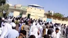 درگیری‌های روز جمعه ۸ مهر ۱۴۰۱ در زاهدان از تجمع در برابر کلانتری ۱۶ در این شهر آغاز شد