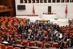 CHP, Meclis’te adalet nöbeti başlattı