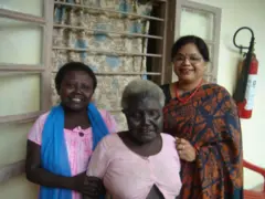 Prof Abbi Büyük Boa'yı 2009'da hastanede ziyaret etti