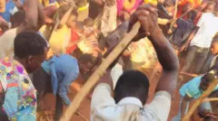 Ababibonye bavuga ko ikivunge cy'abantu cyabanje gukubita uyu mukobwa agata ubwenge mbere yo kumutwika agapfa