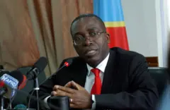 L'ancien Premier ministre de la République démocratique du Congo Augustin Matata Ponyo Mapon s'exprime le 19 avril 2012 lors d'un point de presse au ministère des Finances à Kinshasa.