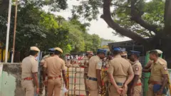 தொடர்ந்து போராடும் செவிலியர்கள்: காரணம் என்ன?