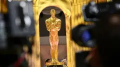 Вид на декорацию в виде статуэтки «Оскар»