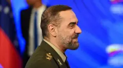 Retrato del general Mohammad Reza Ashtiani.