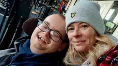 Le bonheur sur le visage de Jacob avec Lindsey