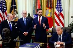 उपराष्ट्रपति जेडी भान्स र इजरेलका लागि राजदूतसहित राष्ट्रपति ट्रम्प