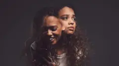 বাইপোলার ডিসঅর্ডার এমন এক ধরণের তীব্র মানসিক স্বাস্থ্য পরিস্থিতি যা আপনার মুড বা মেজাজকে প্রভাবিত করে। 