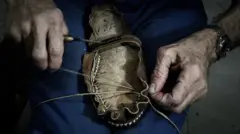 Починка старой обуви