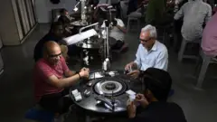 બીબીસી ગુજરાતી ડાયમંડ હીરા જ્વેલરી સુરત ભારત અમેરિકા ટ્રેડ ડીલ નિકાસ 