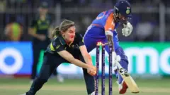 સદરલૅન્ડએ અરુંધતિ રેડ્ડીને રનઆઉટ કર્યાં