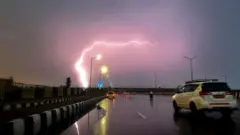 વરસાદી માહોલ