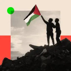 የፍልስጤም ባንዲራን የያዙ ታዳጊዎች ምስል