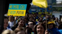 Орусия газ сатуудан миллиарддаган доллар киреше табат