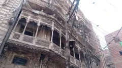 لاہورکے گمٹی بازارمیں واقع بُلاقی شاہ کی حویلی جو اب بوسیدہ حالت میں ہے