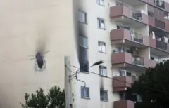 Buraco na parede de prédio em Teerã após ataque israelense