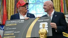 Donald Trump e Gianni Infantino.