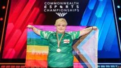 إمّا تنشر علم المثليين