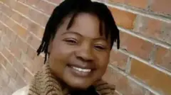 Ifoto Moreblessing Ali yari yarifashe na telefone