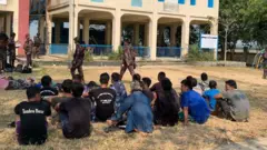 এর আগে মিয়ানমার সীমান্তরক্ষী বাহিনীর সদস্যরাও পালিয়ে বাংলাদেশে এসেছিলেন