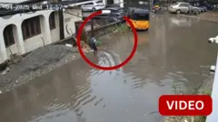 மின்சாரம் தாக்கிய சிறுவனை துரிதமாக செயல்பட்டு காப்பாற்றிய ility helpOptimoDashboardCreate newOptimo Editor - ID: c4g24332dggoEditorPromosHistorySettingsUnsaved changesReview modeSavePublishLocked by youCreated by: nithya.pandian.extdraftID:c4g24332dggoHeadline typeHeadlineGlyphsமின்சாரம் தாக்கிய சிறுவனை துரிதமாக செயல்பட்டு காப்பாற்றிய இளைஞ
