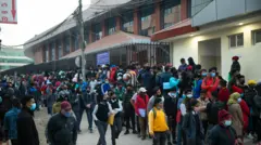 सेवाग्राहीको भिड