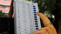 भारतको निर्वाचन आयोग परिसरमा राखिएको विद्युतीय मतदानयन्त्रको नमुना