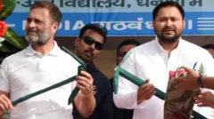 தேஜஸ்வி யாதவ் - ராகுல் காந்தி 