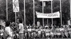 Unjuk Rasa mahasiswa Universitas Indonesia (UI) terhadap penerapan Normalisasi Kehidupan Kampus dan Badan Koordinasi Kemahasiswaan atau NKK/BKK di Salemba, Jakarta, 1979