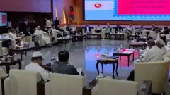সংস্কার নিয়ে জাতীয় ঐকমত্য কমিশনের সঙ্গে রাজনৈতিক দলগুলোর বৈঠক 