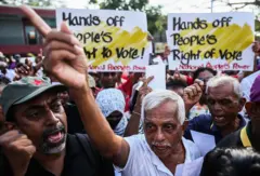 ආණ්ඩුව මැතිවරණය නතර කර ප්‍රජාතන්ත්‍රවාදය විනාශ කිරීමට එරෙහිව 2023 පෙබරවාරි 18 වැනිදා කොළඹදී ජාතික ජන බලවේගය හෙවත් ජාතික ජන බලවේගයේ සාමාජිකයන් විරෝධතාවයක නිරත විය.