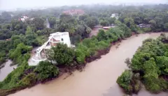 વડોદરા શહેરમાંથી વહેતી વિશ્વામિત્રી નદી