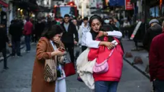 T﻿aksim'deki saldırı, İstiklal Caddesi'nin yoğun olduğu bir gün ve saatte gerçekleştirildi. 