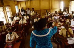 Onye nkuzi na ụmụakwụkwọ