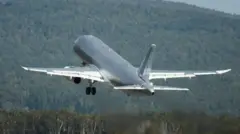 Первый серийный авиалайнер SSJ-NEW