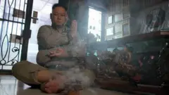 Paranormal Ki Kusumo mengaku sudah membantu pemenangan banyak calon dalam kontestasi politik sejak 1990-an.