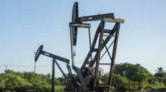 ਦੁਨੀਆ ’ਚ ਅਮਰੀਕੀ ਨਾਗਰਿਕ ਐਡਵਿਨ ਡ੍ਰੇਕ ਨੇ ਪਹਿਲੀ ਵਾਰ ਕਾਮਯਾਬੀ ਨਾਲ 1859 ’ਚ ਤੇਲ ਕੱਢਿਆ ਸੀ 