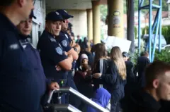 Novi Pazar: Studenti izbačeni iz zgrade univerziteta