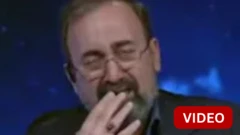 காணொளி: கண்ணீரோடு காமனெயி மரணத்தை அறிவித்த செய்தி வாசிப்பாளர்