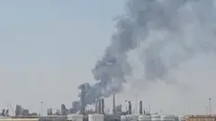 ऑयल रिफाइनरी में लगी आग