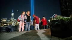 مردم در نیویورک به قربانیان حملات یازدهم سبتامبراحترام می گذارند