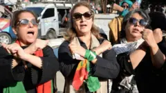 ইমরান খান ও রাজনীতি