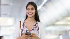 બીબીસી ગુજરાતી ચીન વિયેતનામ મલેશિયા વિદેશી એક્સપેટ શહેર બીજિંગ નાગરિકો વર્ક કલ્ચર રોજગાર 