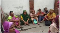 দ্রব্যমূল্য বৃদ্ধি সাধারণ মানুষের ওপর আর্থিক চাপ অনেকগুণ বাড়িয়ে দিয়েছে। 